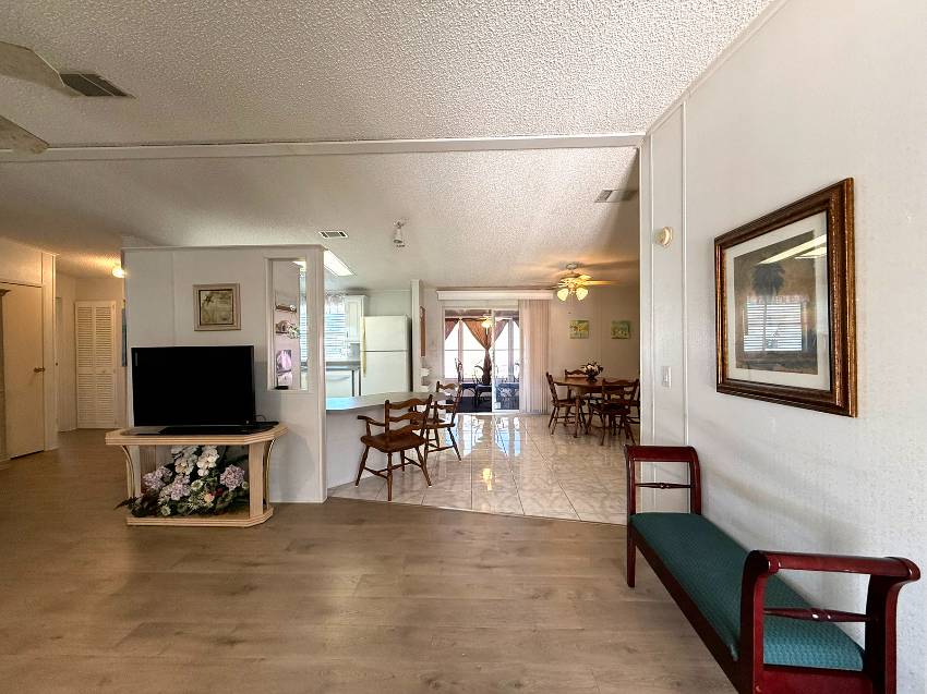 8204 Lemonwood Dr a Ellenton, FL Mobile or Manufactured Home for Sale